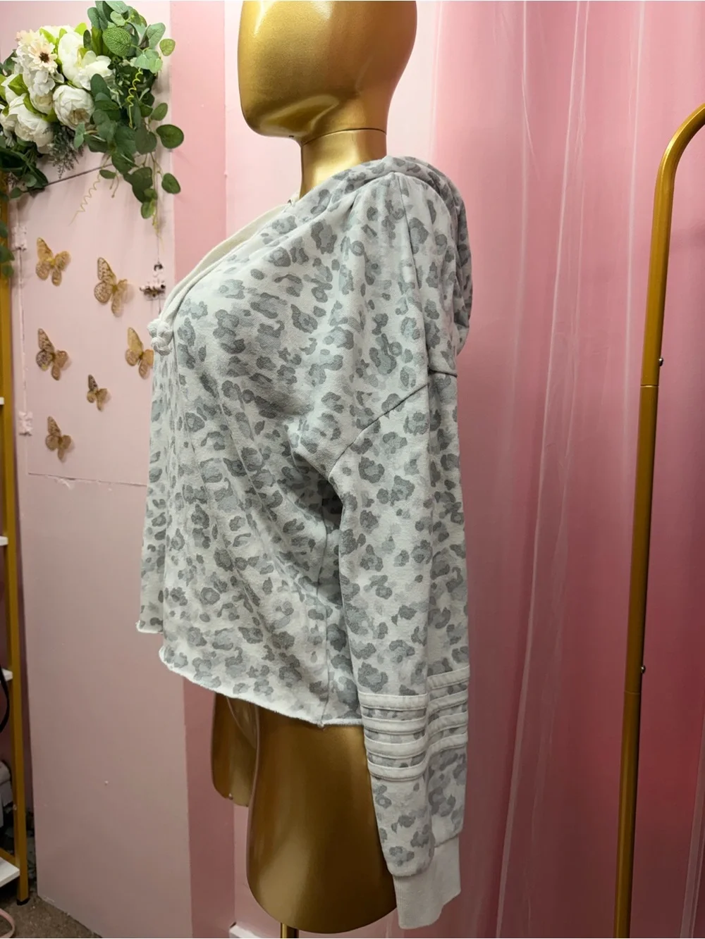 Vintage Havana Light Gray Leopard-Print Hooded Pullover